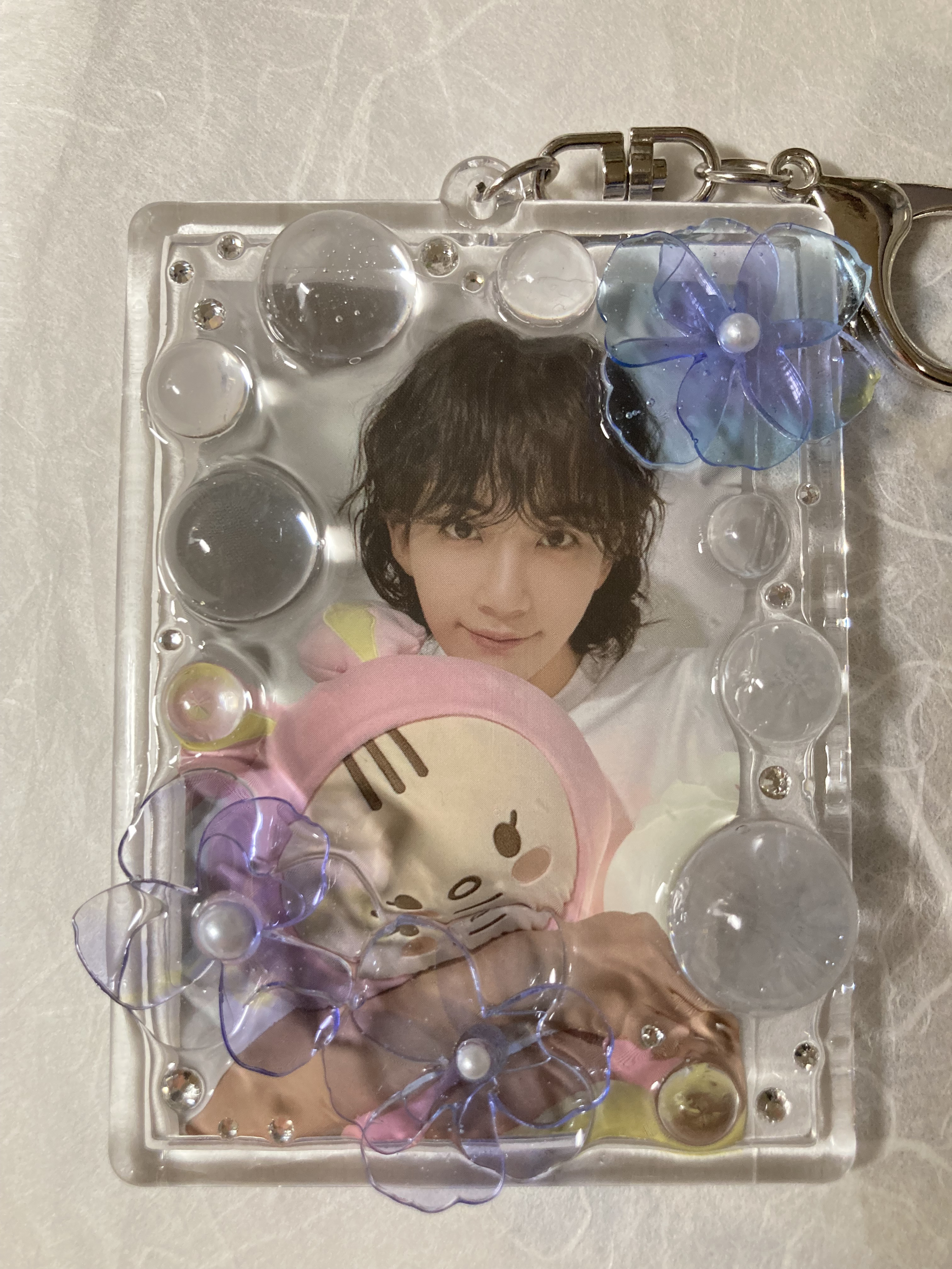 B8 トレカキーホルダー　花　レジンデコ　トレカケース B8 トレカキーホルダー 硬質ケース レジン デコ フラワー