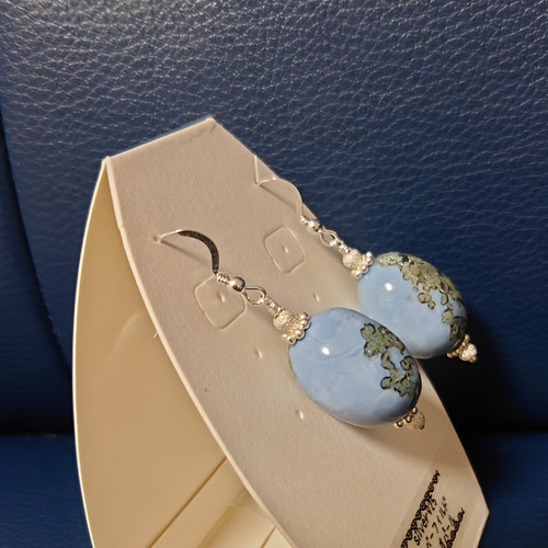 【一点もの・耳もとに揺れる地球】オパールのピアス 一点もの・耳もとに揺れる地球】オパールのピアス - メルカリ