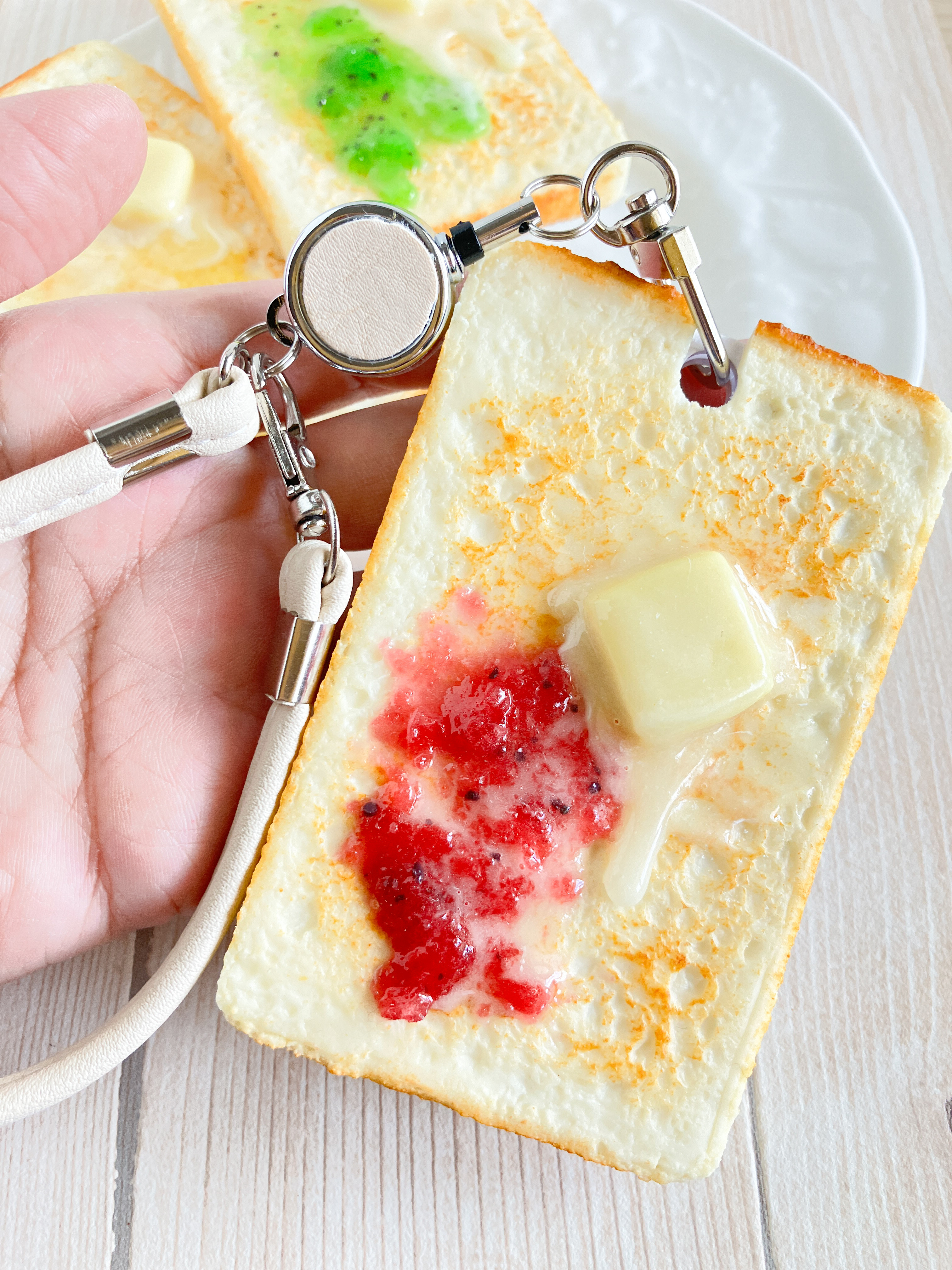 こんがりトーストのパスケース／カードケース リール付き