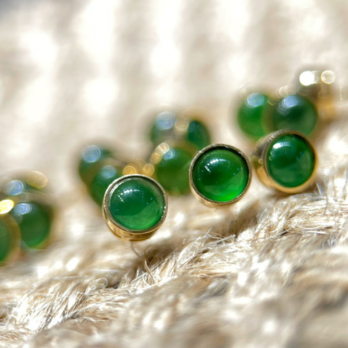 天然ヒスイミニサイズピアスk18 ピアス（スタッド・一粒） パール  