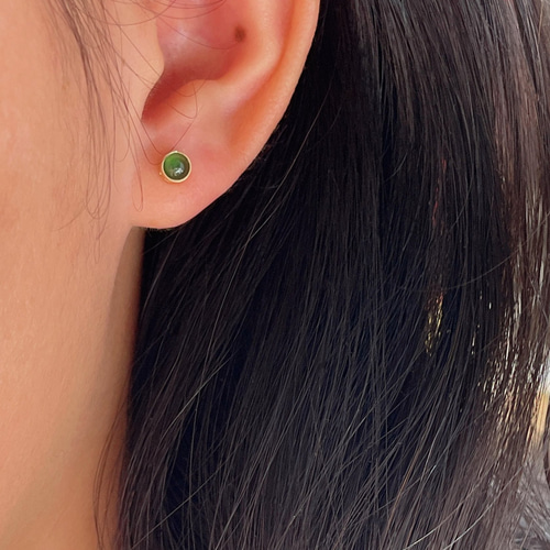 天然ヒスイミニサイズピアスk18 ピアス（スタッド・一粒） パール  