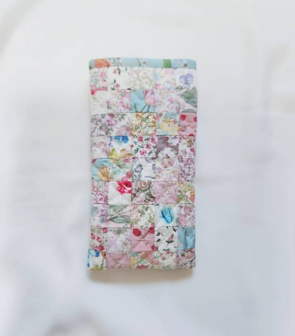 リバティプリントのパッチワークのスマホケース check &stripe