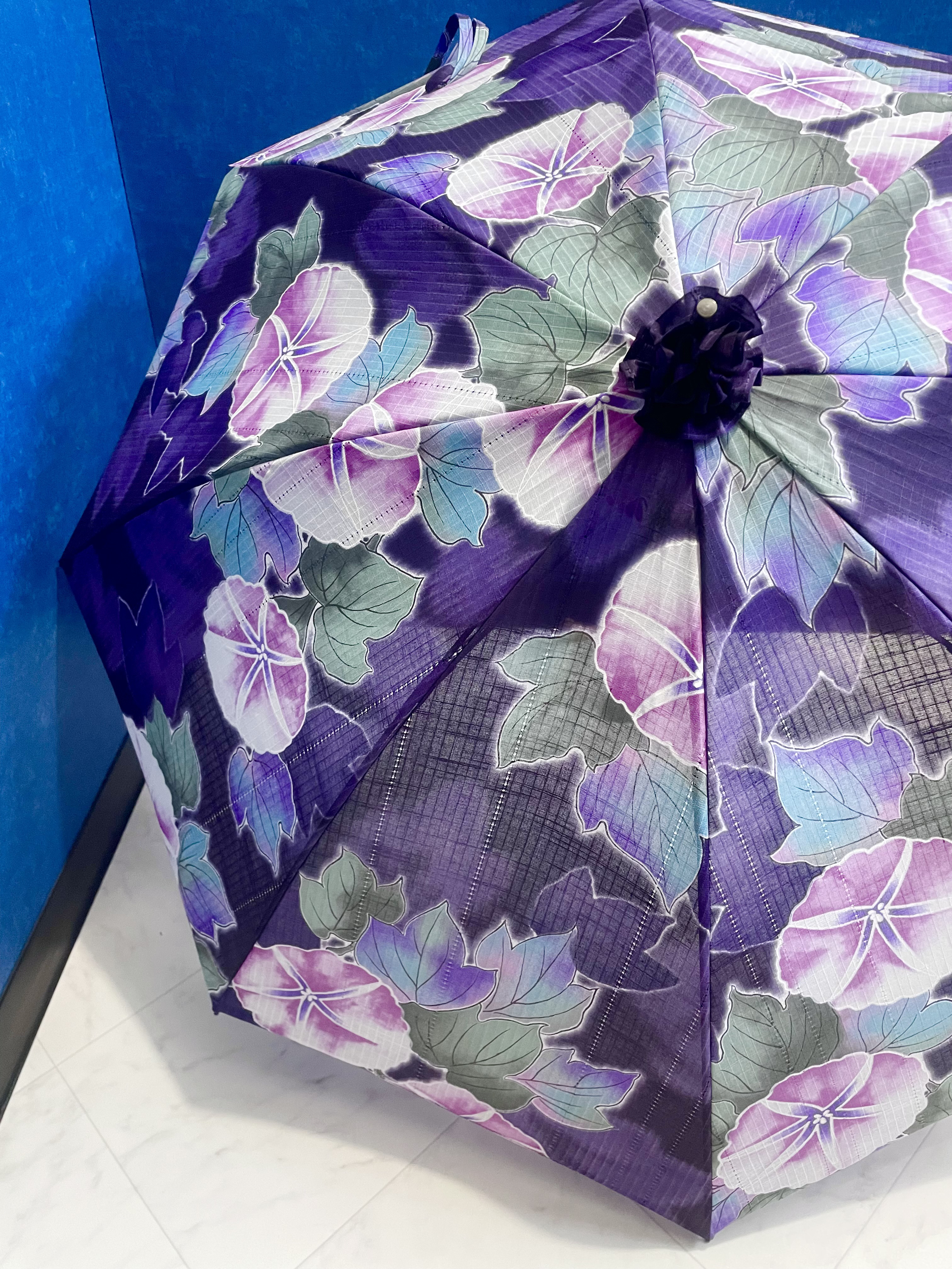 浴衣から生まれた日傘　暁の 紺朝顔や星一つ