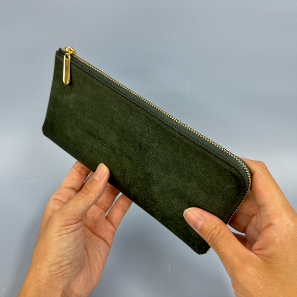 【育てる革シリーズ】 薄くて軽いL字長財布 24枚カード イタリアンレザーMARGOT オリーブグリーン　前ファスナー無 マルゴー Squeeze はこちら⇩