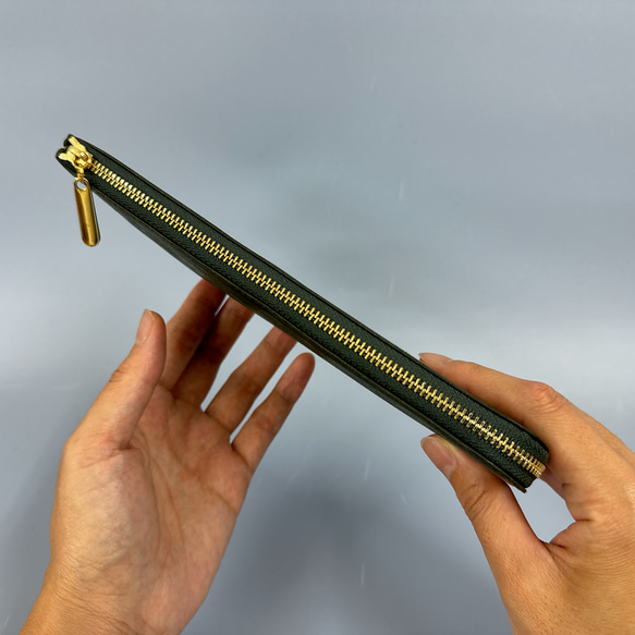 【育てる革シリーズ】 薄くて軽いL字長財布 24枚カード イタリアンレザーMARGOT オリーブグリーン　前ファスナー無 マルゴー Squeeze はこちら⇩