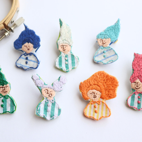 おしゃれをたのしもう！個性的でカラフルな手刺繍ブローチ(⑤