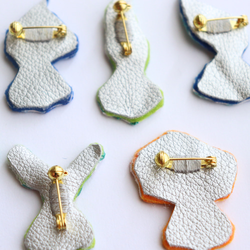 おしゃれをたのしもう！個性的でカラフルな手刺繍ブローチ(⑤
