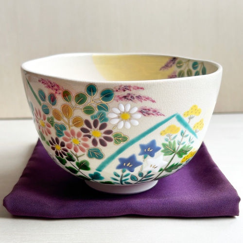 絵付抹茶茶碗（萬葉四季花）清水焼・岩崎起久雄絵付 絵付抹茶茶碗（萬葉四季花）清水焼・岩崎起久雄絵付