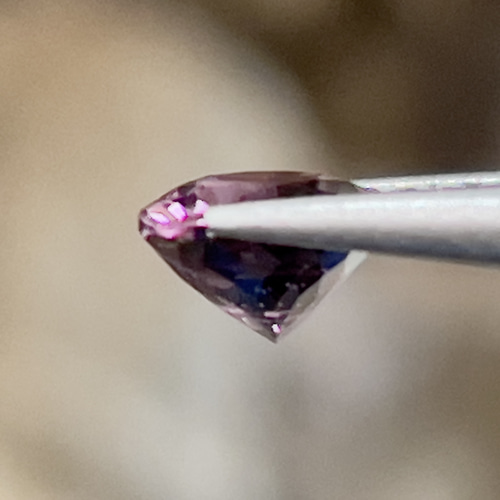 スピネル 紫赤色 ミックススピネル ルース 0.85 カラット オーバル