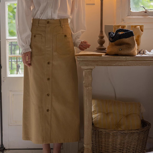 ベージュ ボタン付き Aラインロングスカート Aラインロングスカート ボタン付きスカート ロングスカート（マキシ丈