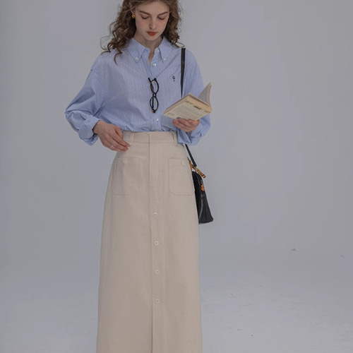 Aラインロングスカート ボタン付きスカート ロングスカート（マキシ丈