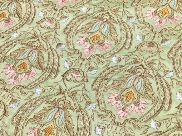【NEW】インド刺繍生地(18)　＊ 104cm巾  長さ50cm 人気・おすすめ｜使いやすい・旅行におすすめ 品質保証 全国発送 正規品・日本国内発送・安心保証付き