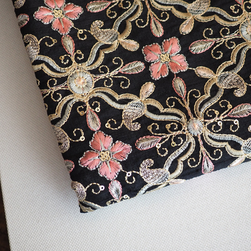 NEW】インド刺繍生地(4) ＊ 112cm巾 長さ50cm 生地 AMBER 通販
