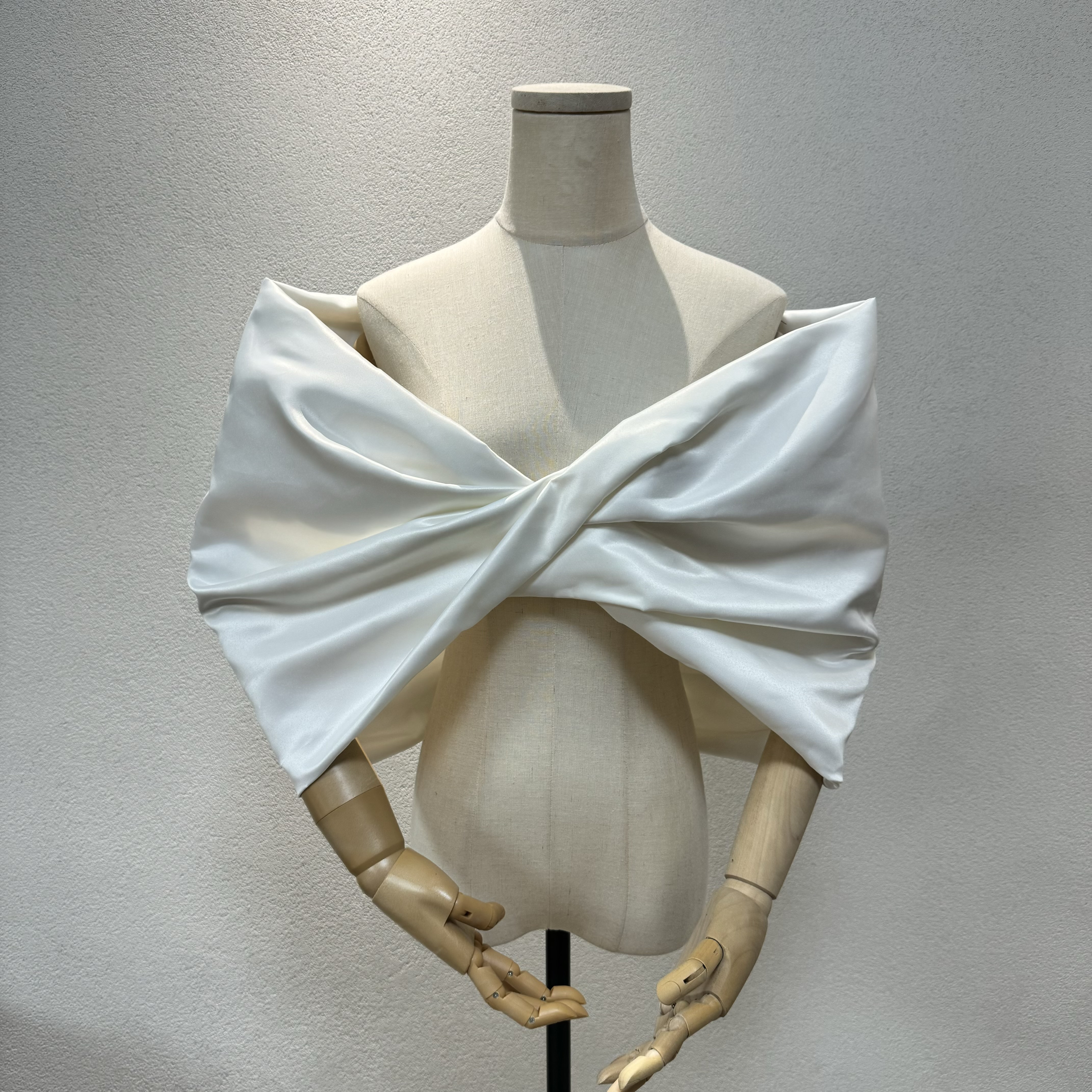 豪華！立体的なリボン冬婚オフホワイト/ピンク/ブラック/シャンペン色など　オーダー可能2次会ケープ/ポンチョ/ショール