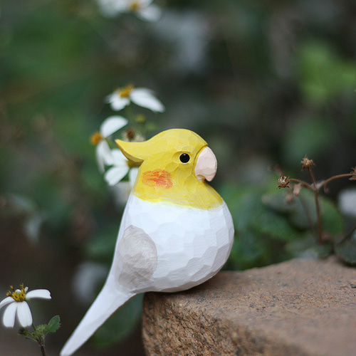 木彫りの小鳥 鳳頭玄鳳鶏 純手作り 実木飾り 小太り鳥 置物 木彫りの小鳥 鳳頭玄鳳鶏 純手作り 実木飾り 小太り鳥 置物