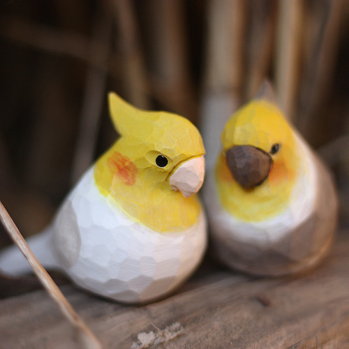 木彫りの小鳥 鳳頭玄鳳鶏 純手作り 実木飾り 小太り鳥 置物 木彫りの小鳥 鳳頭玄鳳鶏 純手作り 実木飾り 小太り鳥 置物