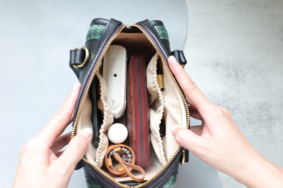 羊毛 x 皮革拼接 真皮手工雙拉鍊波士頓迷你包 第11張的照片