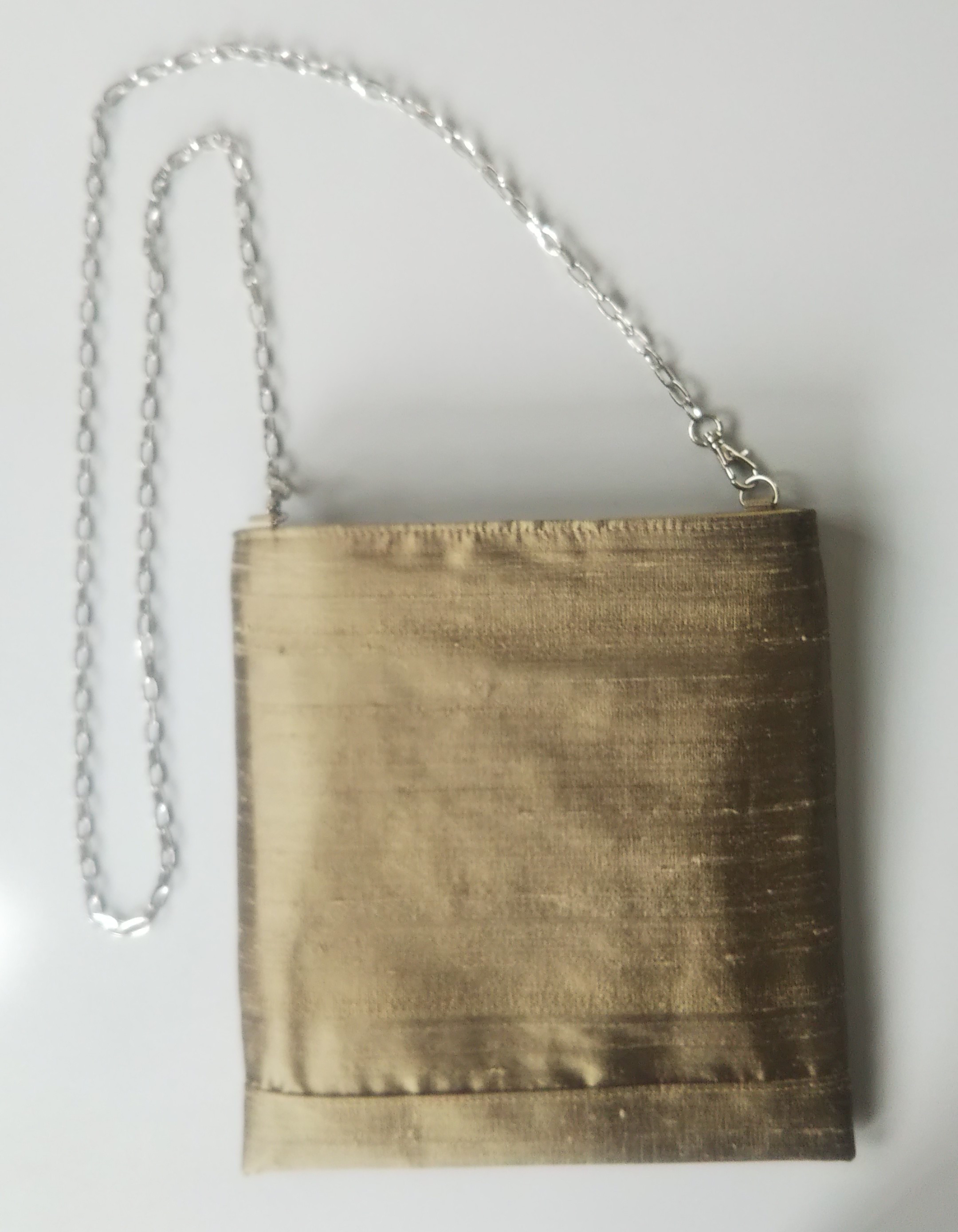 ポシェット・シルクシャンタン（ゴールド）