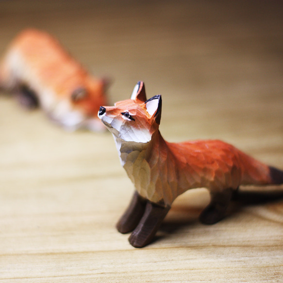 狐の木彫り飾り 手作り実木 赤い狐 白狐 九尾の狐