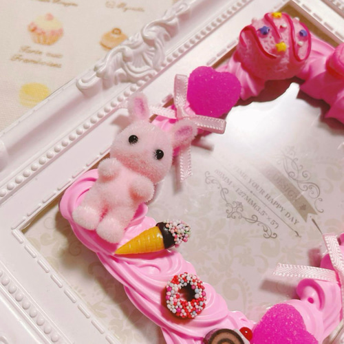 うさぎとお菓子のハートいっぱいホイップデコ トレカケース