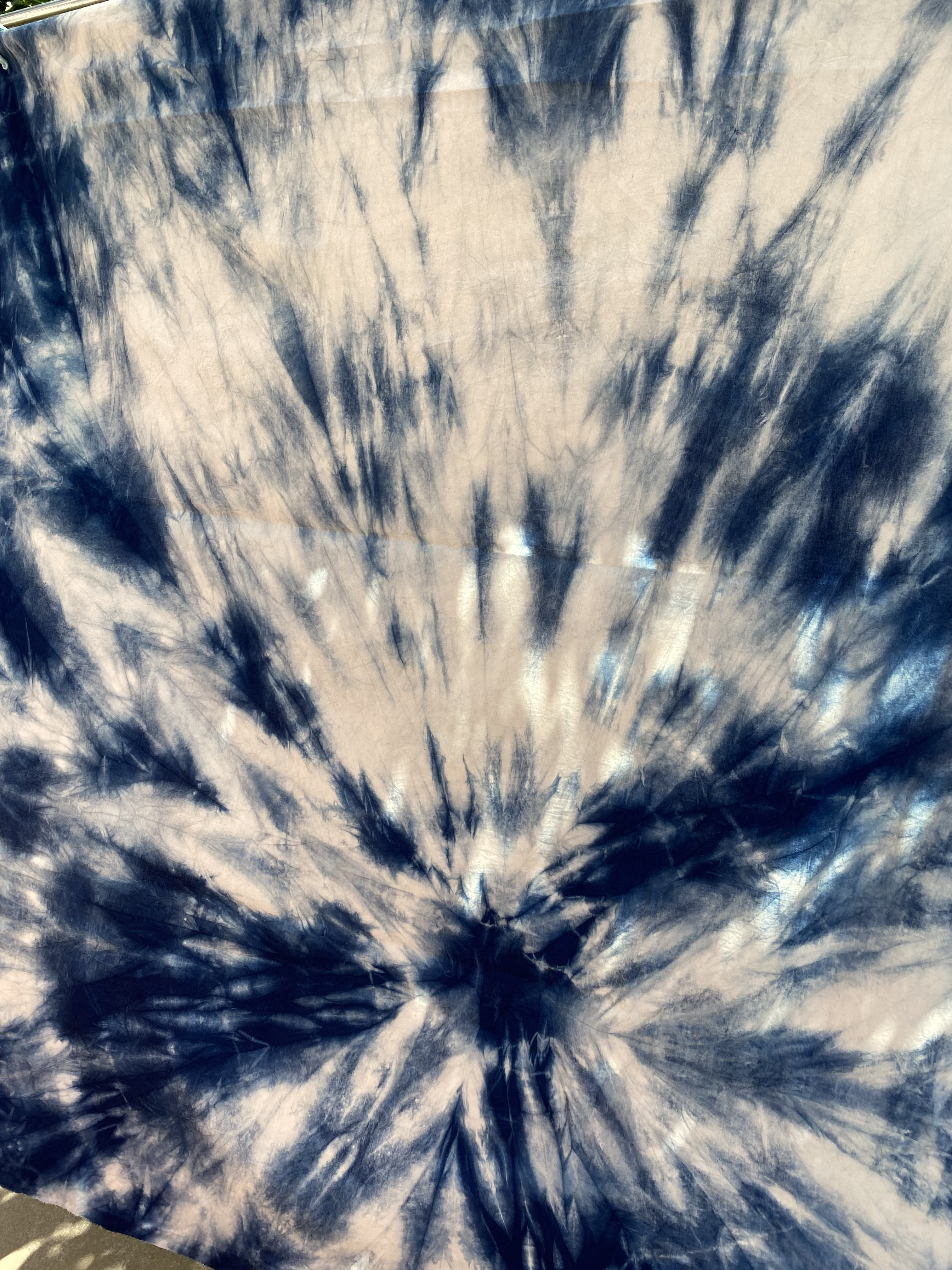 164藍染めのジャケット(絞り染め、渦)