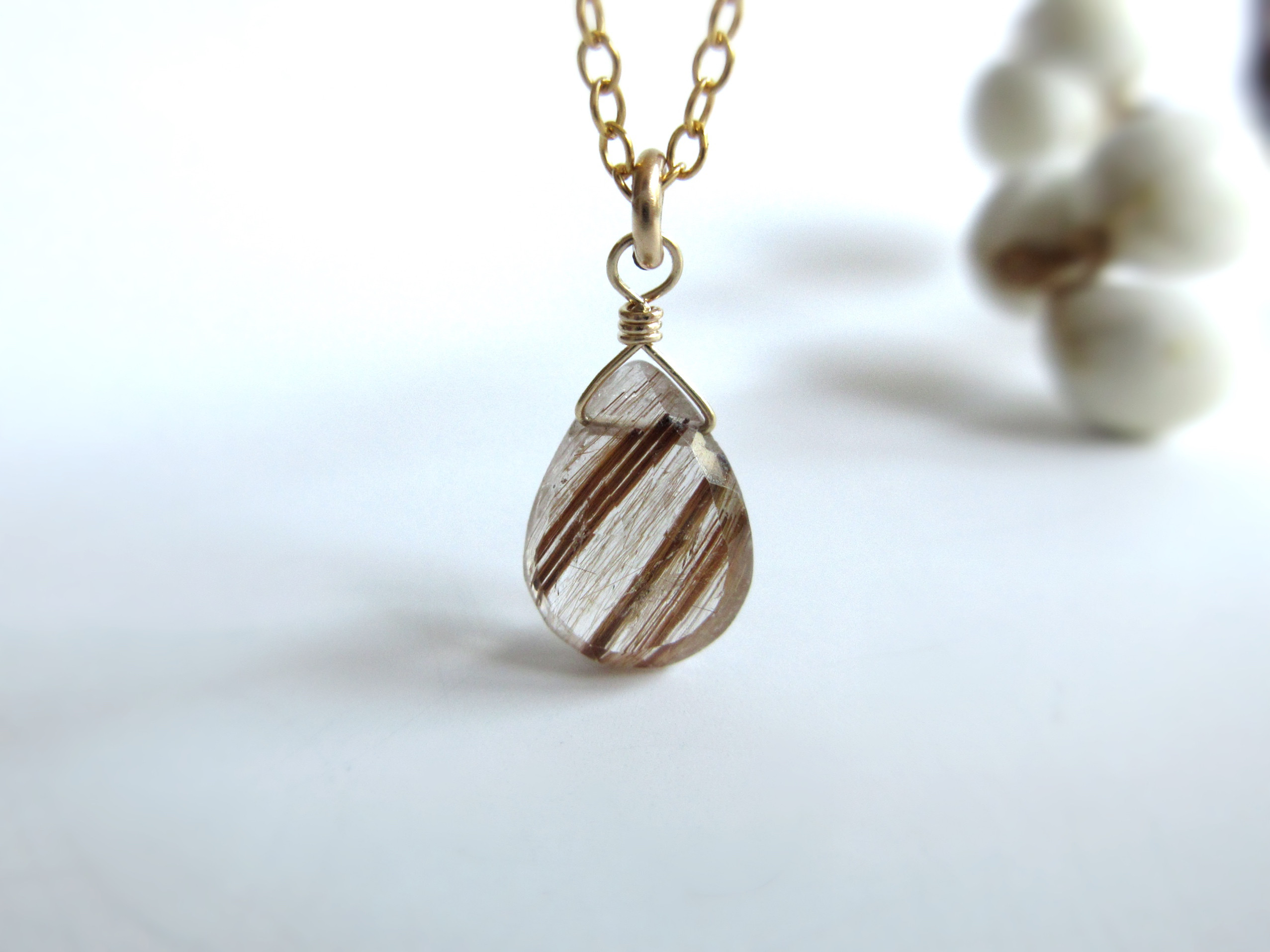 【美粒】8.7×6.6mm「ブラウンルチルクォーツ」14kgfネックレス【一点のみ】