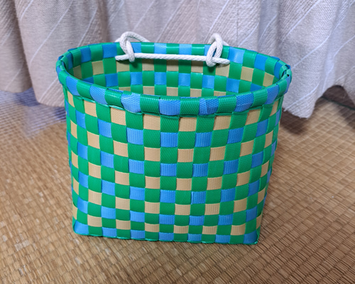 ●PPバンドかご(格子編みはけご　小)、収穫かご、模様a-黒-赤、色違い3個組 PPバンドかご(格子編み はけご 小)、収穫かご、プラカゴ 模様c