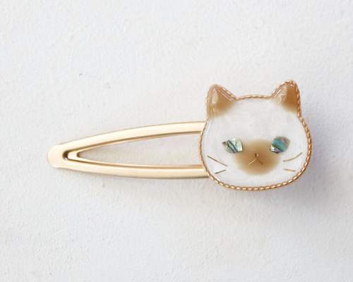 ぐでねこチャンヘアクリップ　お花×ベージュ ぐでねこチャンヘアクリップお花×ベージュ