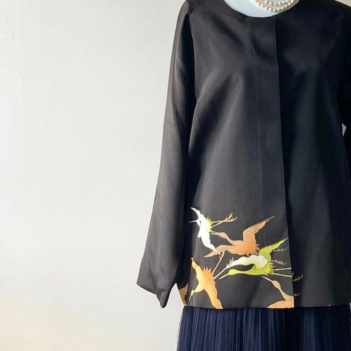黒留袖，着物リメイク，ジャケット - 華やかな橙色の鶴，和柄