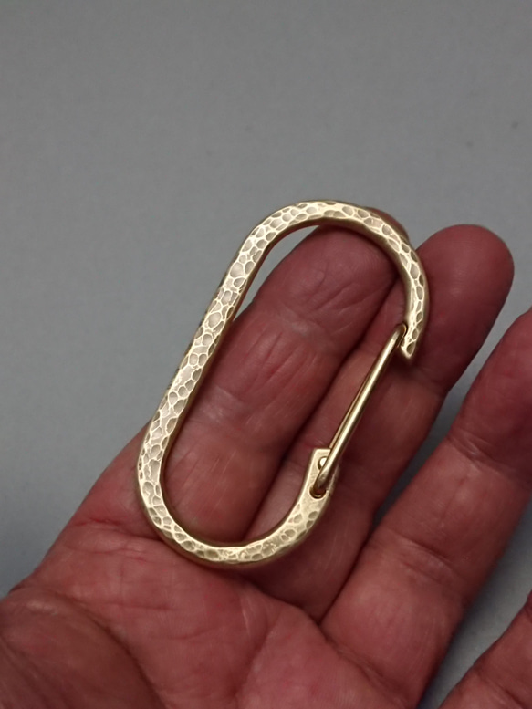 【オーダー品】真鍮カラビナキーホルダー　オーバル　小鎚目 60-30 人気・おすすめ｜使いやすい・旅行におすすめ 品質保証 全国発送 在庫限り