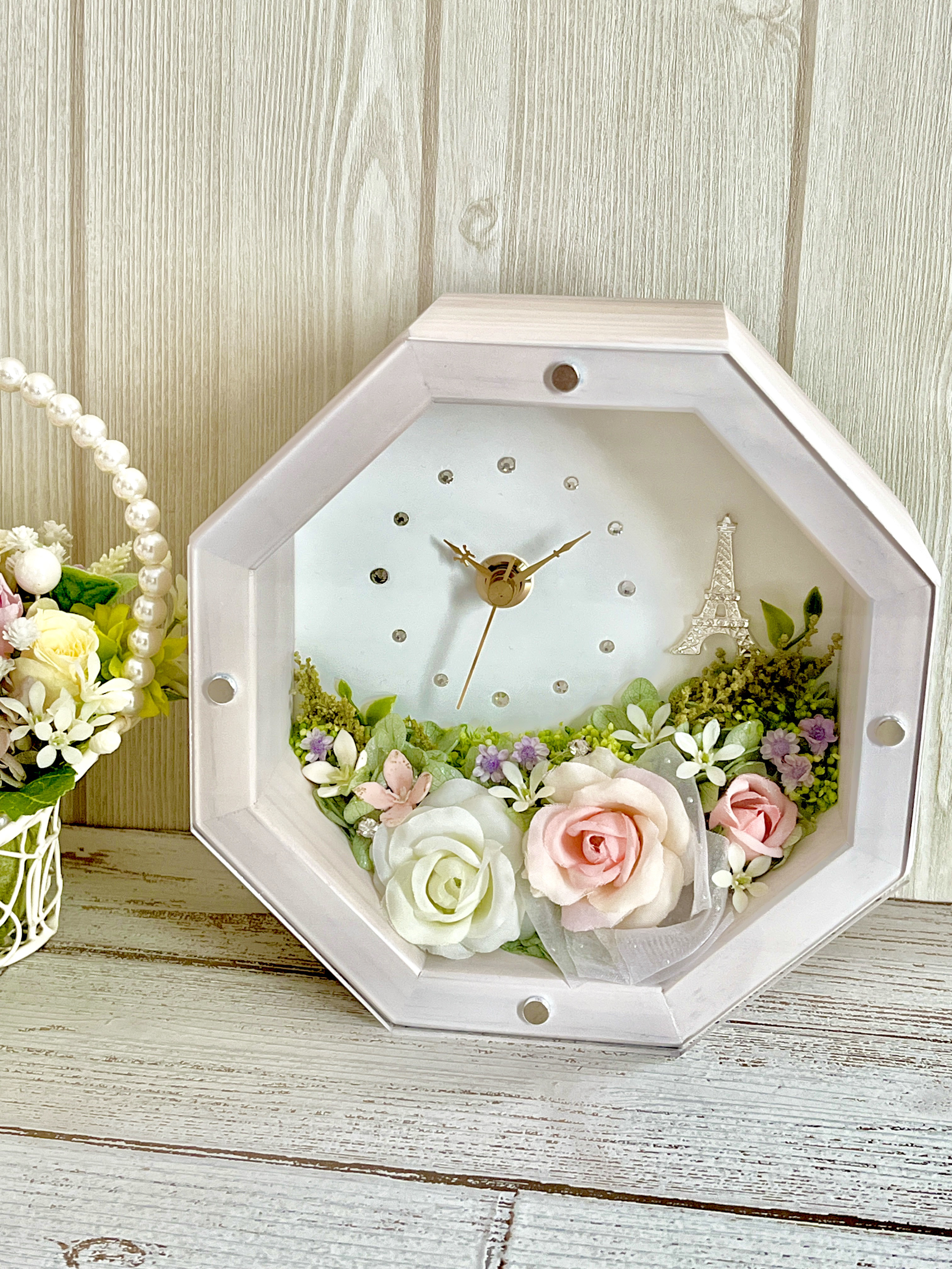 八角フラワー時計＊エッフェル塔　アンティークホワイト　花時計　インテリア雑貨　フラワーアレンジメント