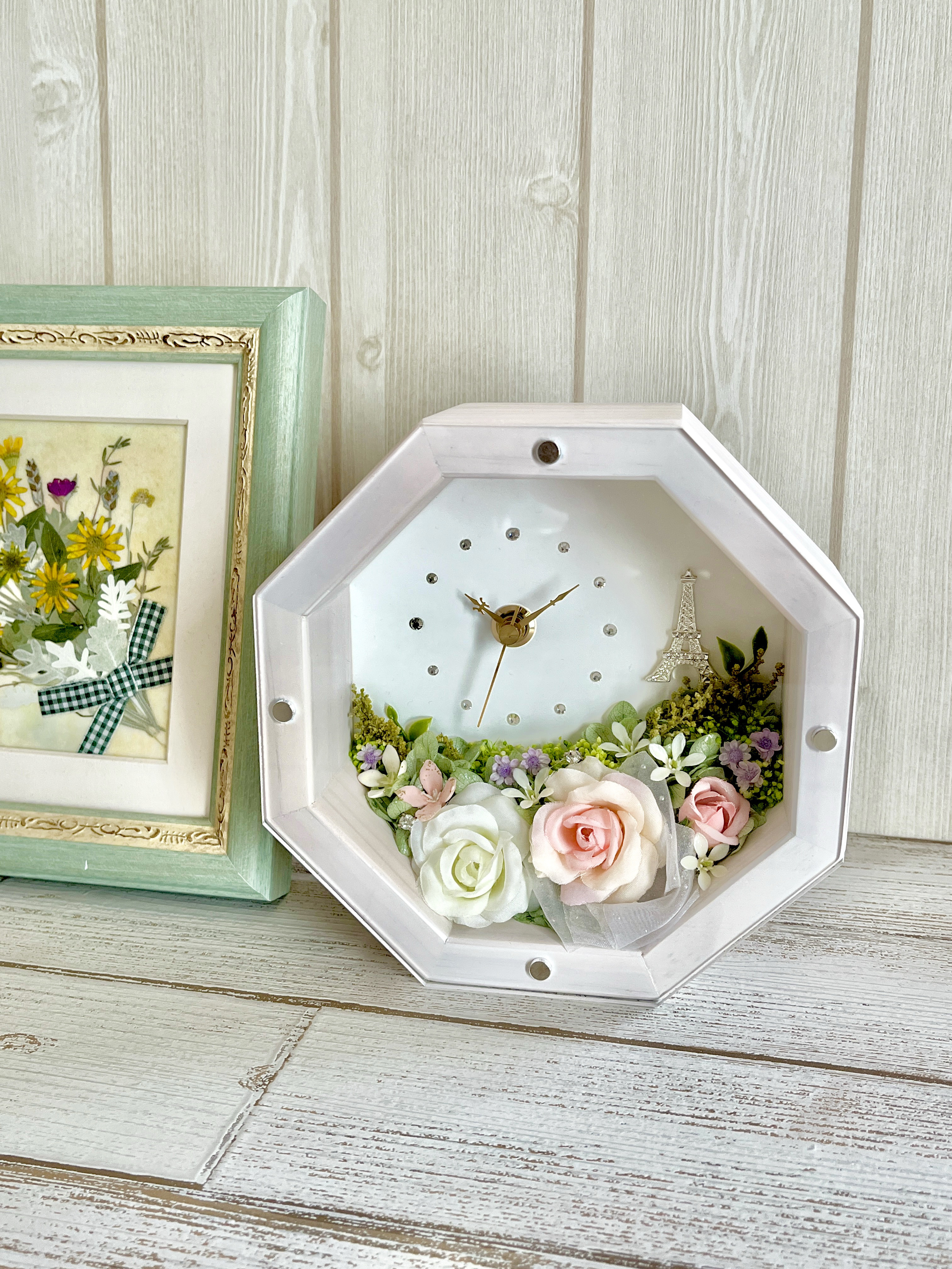八角フラワー時計＊エッフェル塔　アンティークホワイト　花時計　インテリア雑貨　フラワーアレンジメント