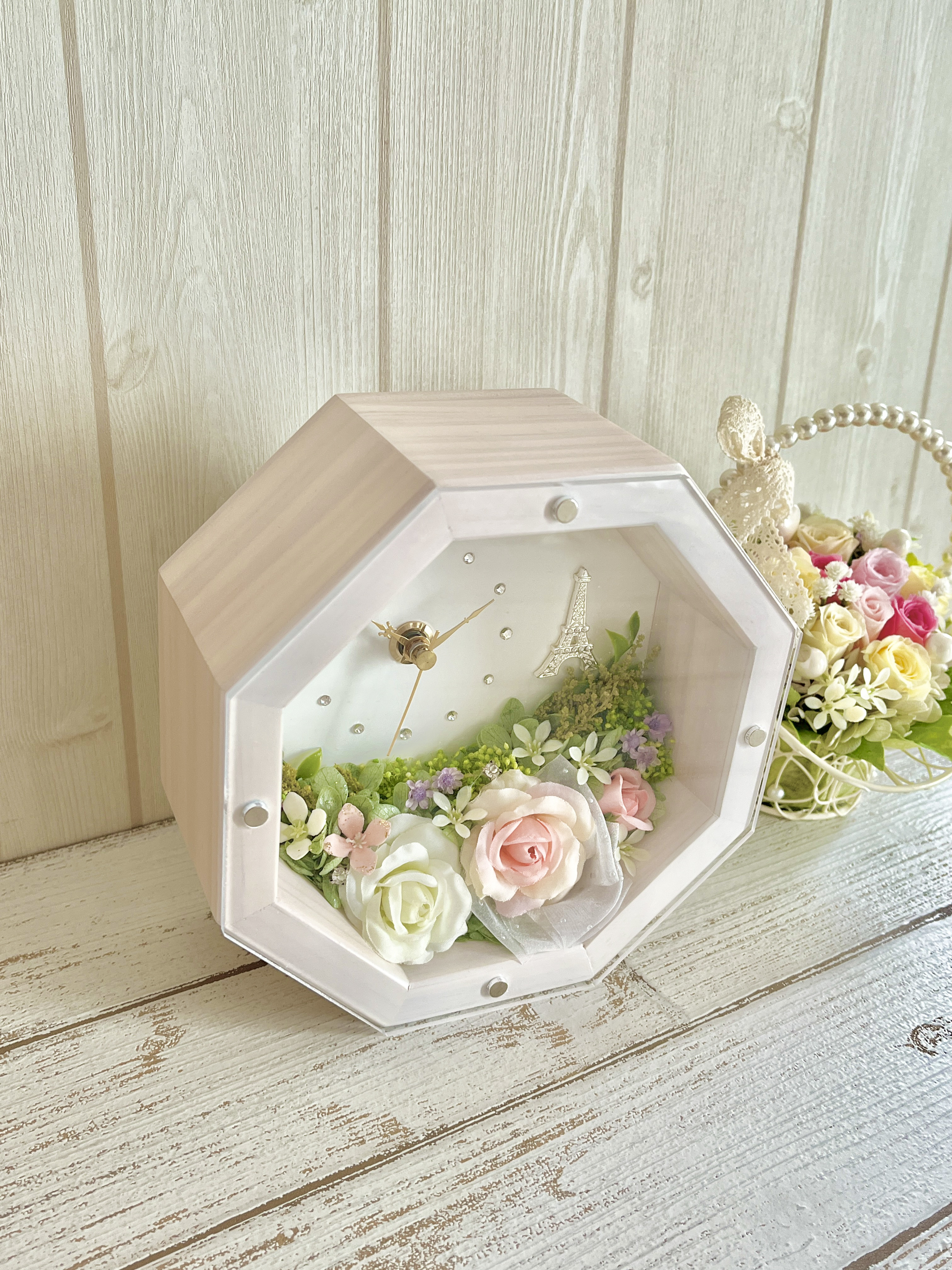 八角フラワー時計＊エッフェル塔　アンティークホワイト　花時計　インテリア雑貨　フラワーアレンジメント