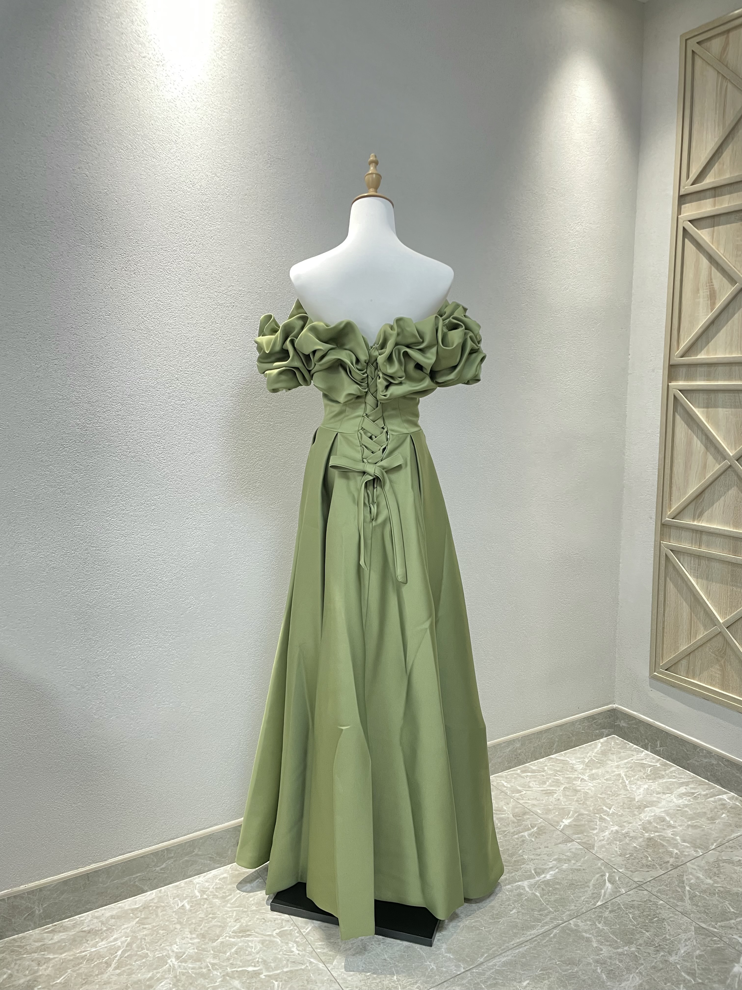 エレガント！胸フリル　オフショルダー　ビスチェドレス　編み上げ　グリーン　オーダー可能　結婚式/お呼ばれ前撮り/演奏会｜詳細画像