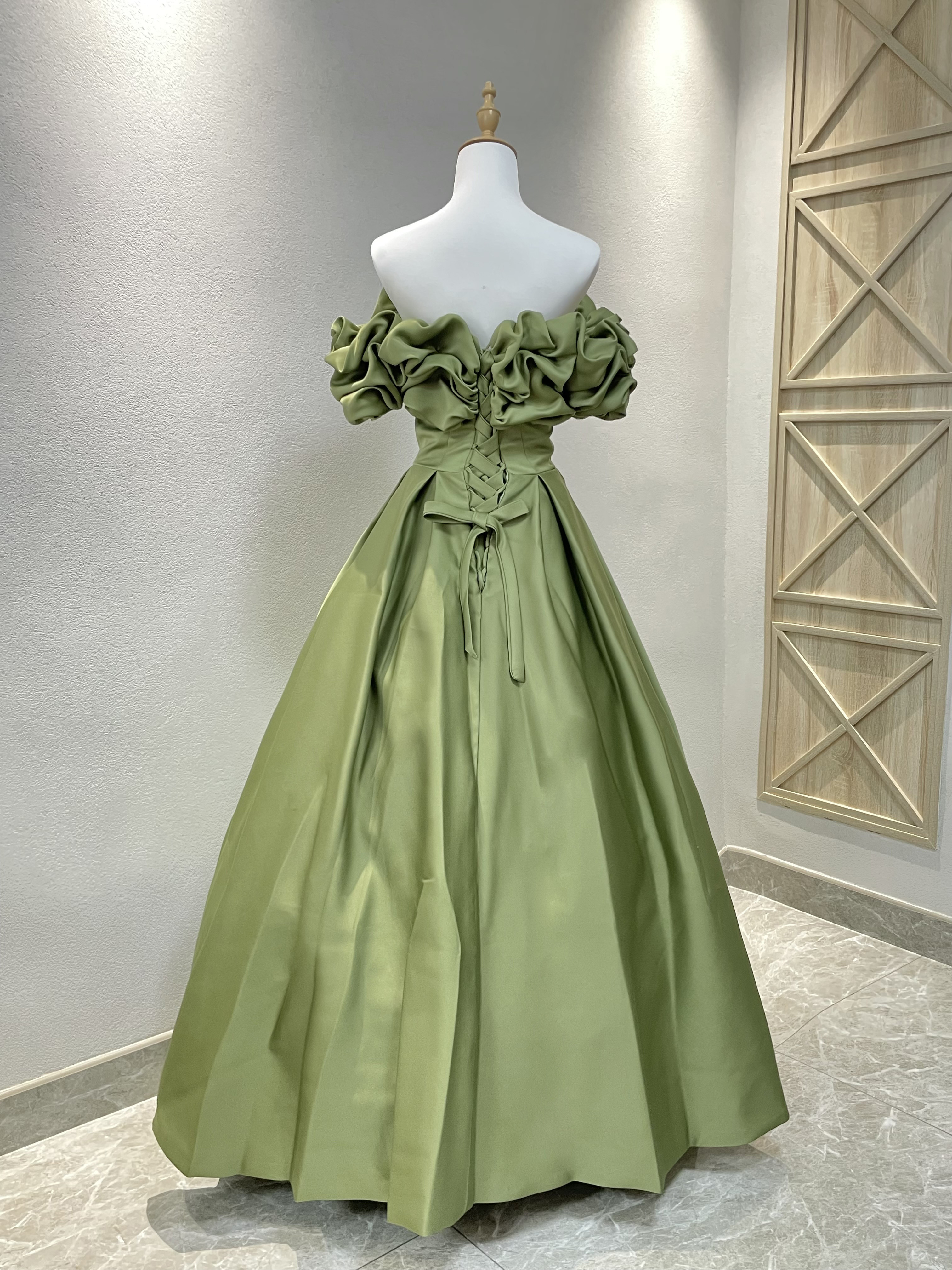 エレガント！胸フリル　オフショルダー　ビスチェドレス　編み上げ　グリーン　オーダー可能　結婚式/お呼ばれ前撮り/演奏会｜詳細画像