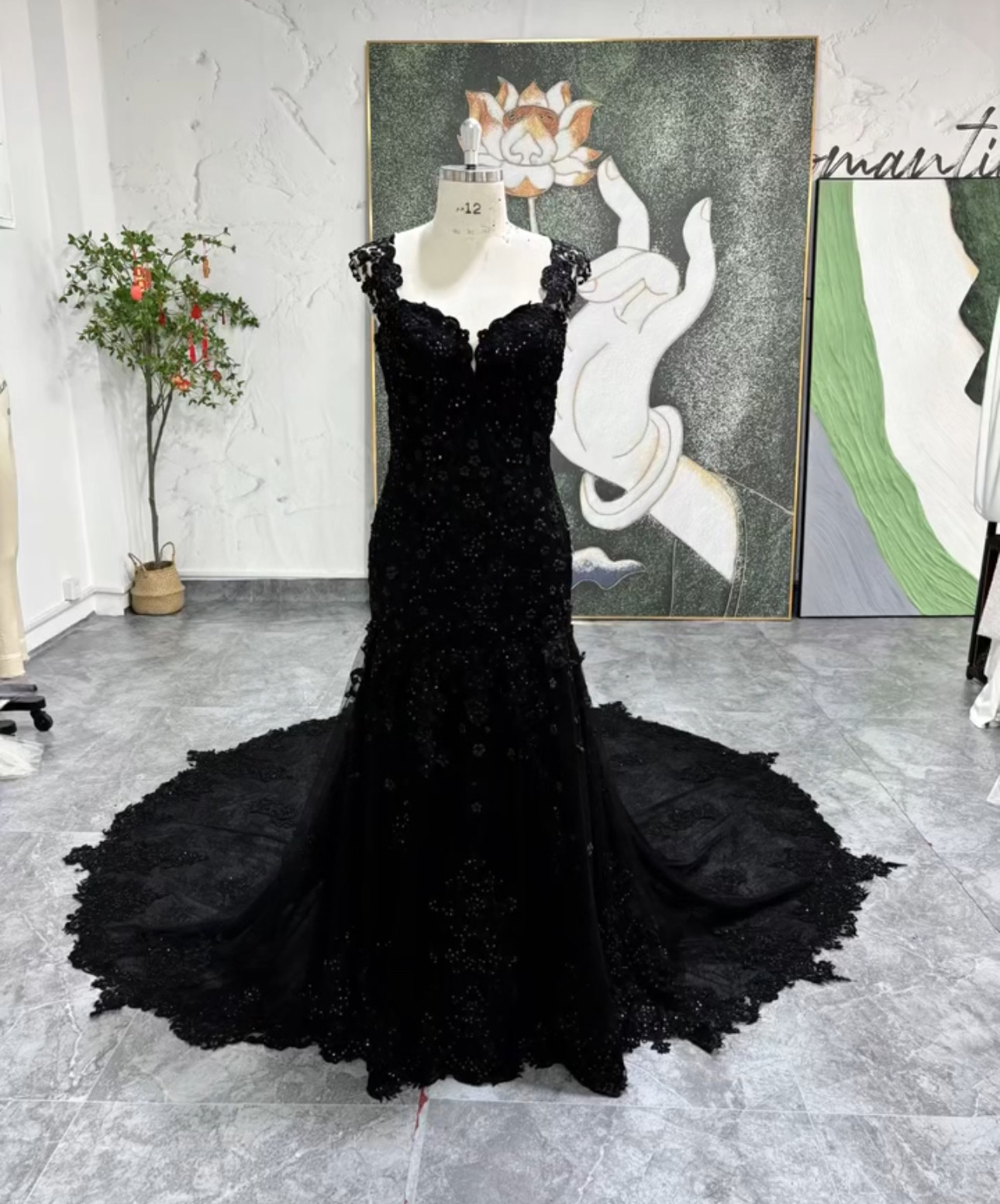 AR20235原価32780円 ブラック Vネック マーメイドドレス