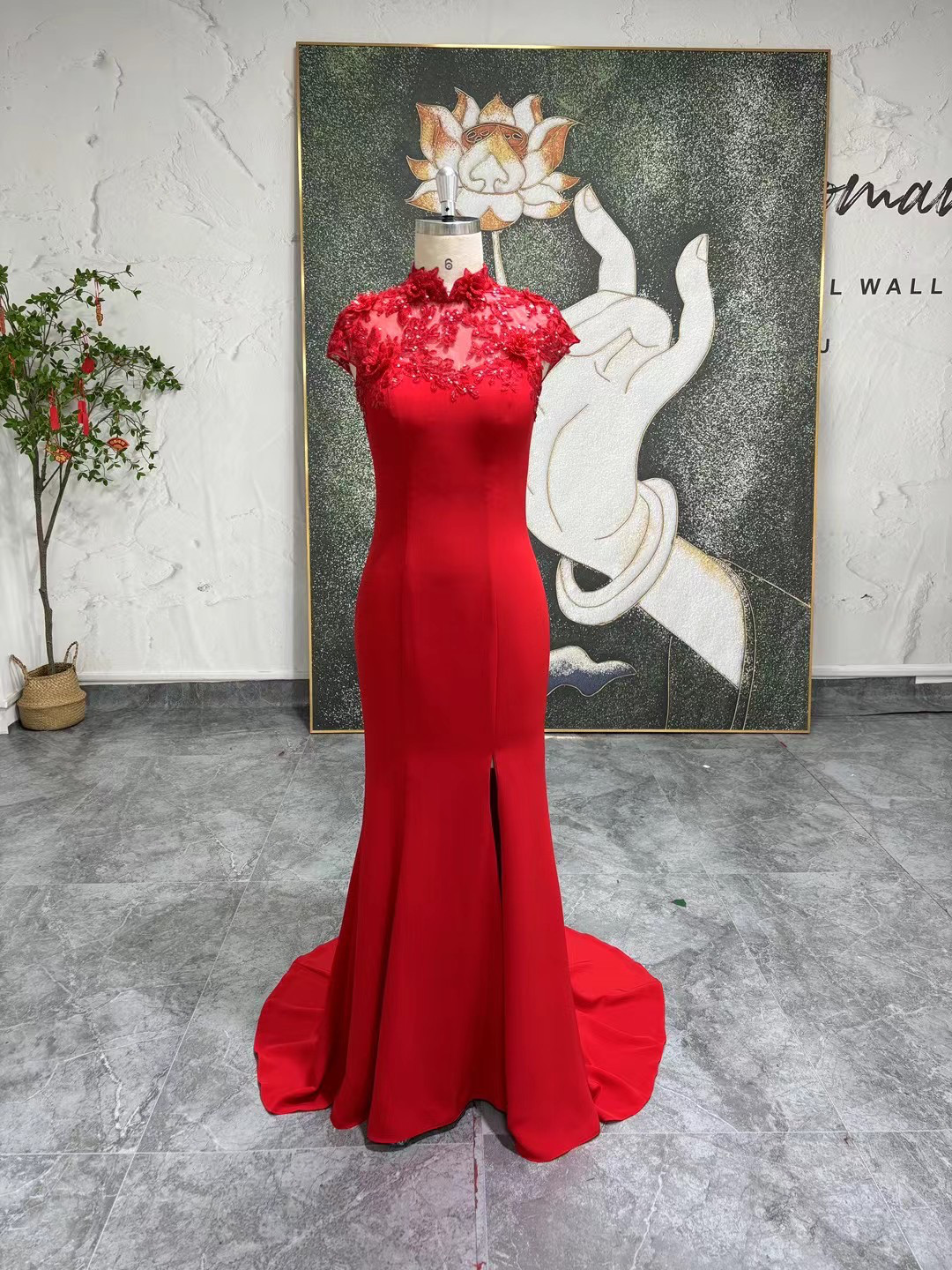 高品質保証！赤色　エレガントなシルエット　優雅なお花のレース　マーメイドドレス　短いトレーン　パーティードレス音楽会演奏