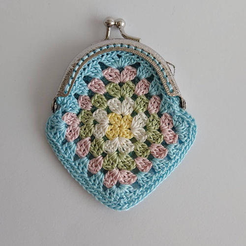 手編みのグラニースクエアのがま口ポーチ がま口 saki 通販 18158545