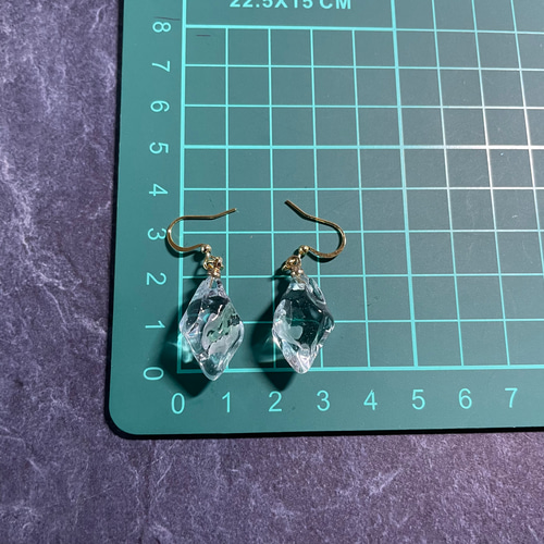 再販】水色シーグラスの鉱石風ピアス/イヤリング変更/エシカル