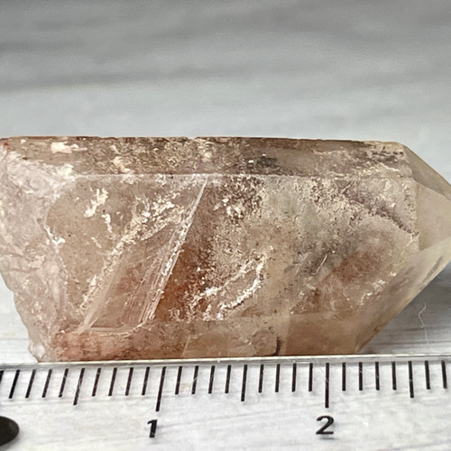 エピドート共生 ファントム ヘマタイトインクォーツ　クリスタル　水晶　原石 ファントム✨ ヘマタイト イン クォーツ クリスタル 水晶 原石