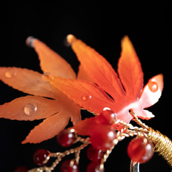 紅葉と赤い実のかんざし もみじ 簪 髪飾り ヘアアクセサリー モミジ uピン　かんざし 7枚目の画像