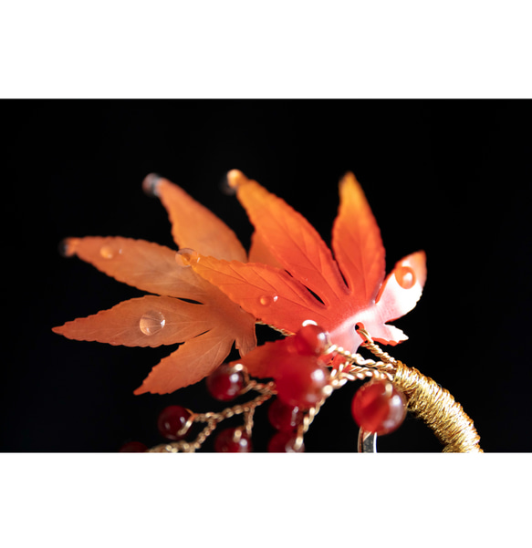 紅葉と赤い実のかんざし もみじ 簪 髪飾り ヘアアクセサリー モミジ uピン　かんざし 5枚目の画像