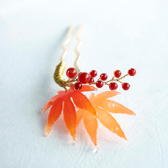 紅葉と赤い実のかんざし もみじ 簪 髪飾り ヘアアクセサリー モミジ uピン　かんざし 13枚目の画像