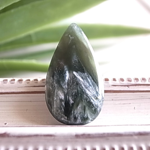 ロシア産　セラフィナイト ロシア産セラフィナイト原石-008水晶クラスター、天然石ビーズのアート