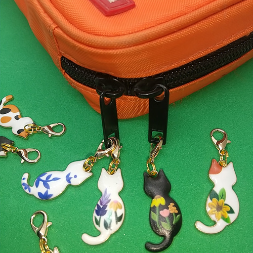 No8-23☆後ろ姿にゃんずネコチャーム♪キーホルダータイプ☆マスク