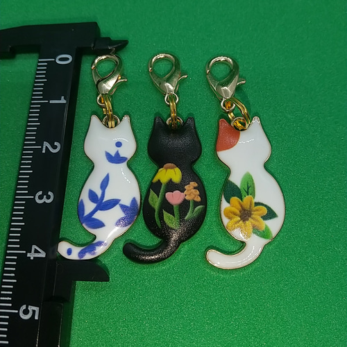 No8-23☆後ろ姿にゃんずネコチャーム♪キーホルダータイプ☆マスク