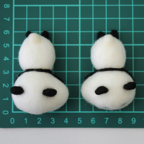 羊毛フェルト ほっぺたとけてるパンダ 2匹セット ハンドメイド