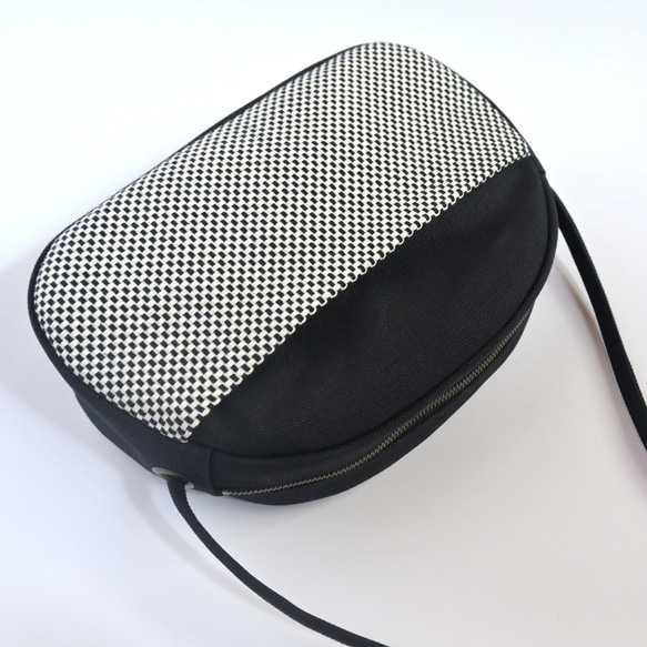 三河木綿 刺し子織&帆布　山なりショルダーバッグ♪ブラック 5枚目の画像