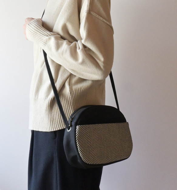 三河木綿 刺し子織&帆布　山なりショルダーバッグ♪ブラック 11枚目の画像