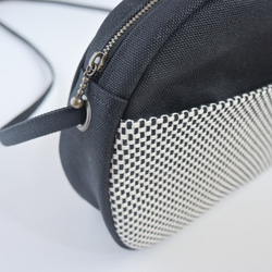 三河木綿 刺し子織&帆布　山なりショルダーバッグ♪ブラック 3枚目の画像